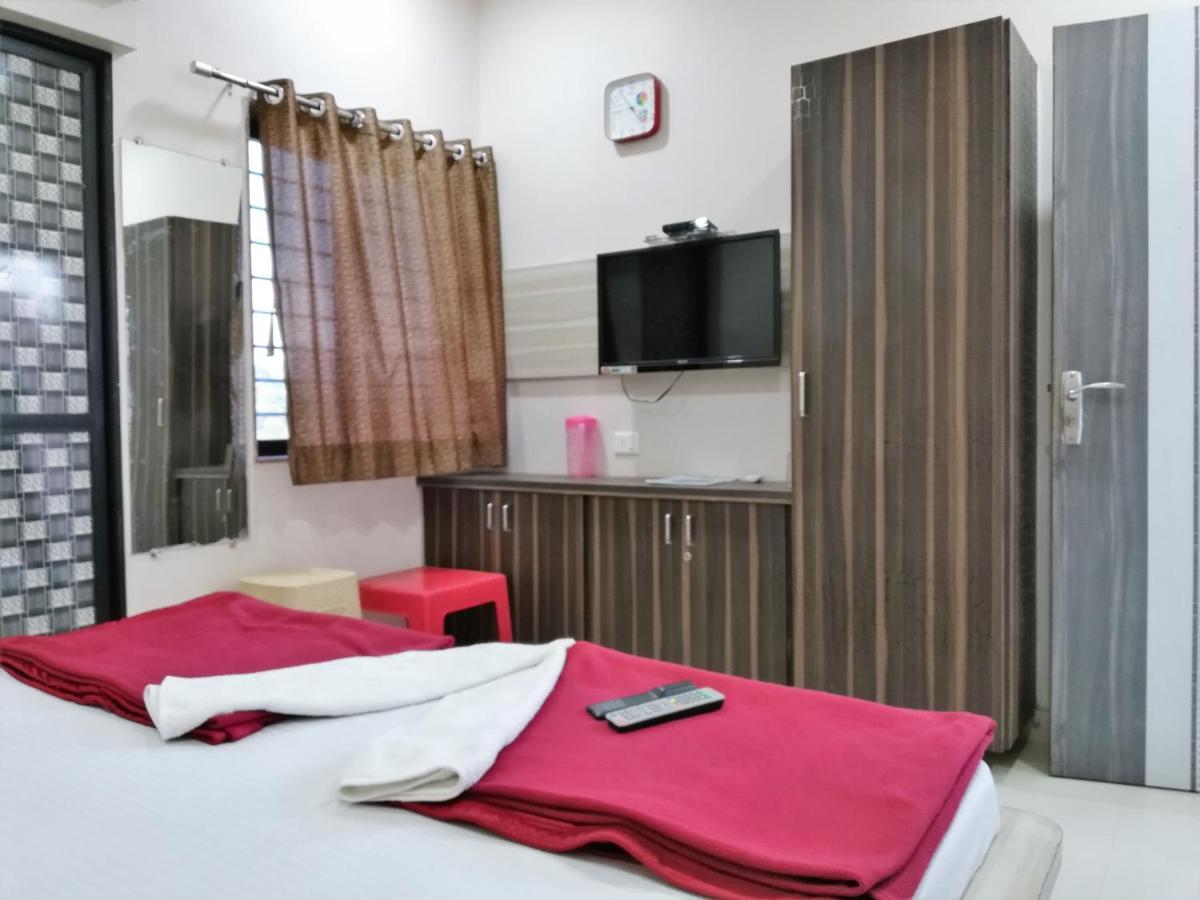 Hotel Shiv Regency Kukma Buitenkant foto