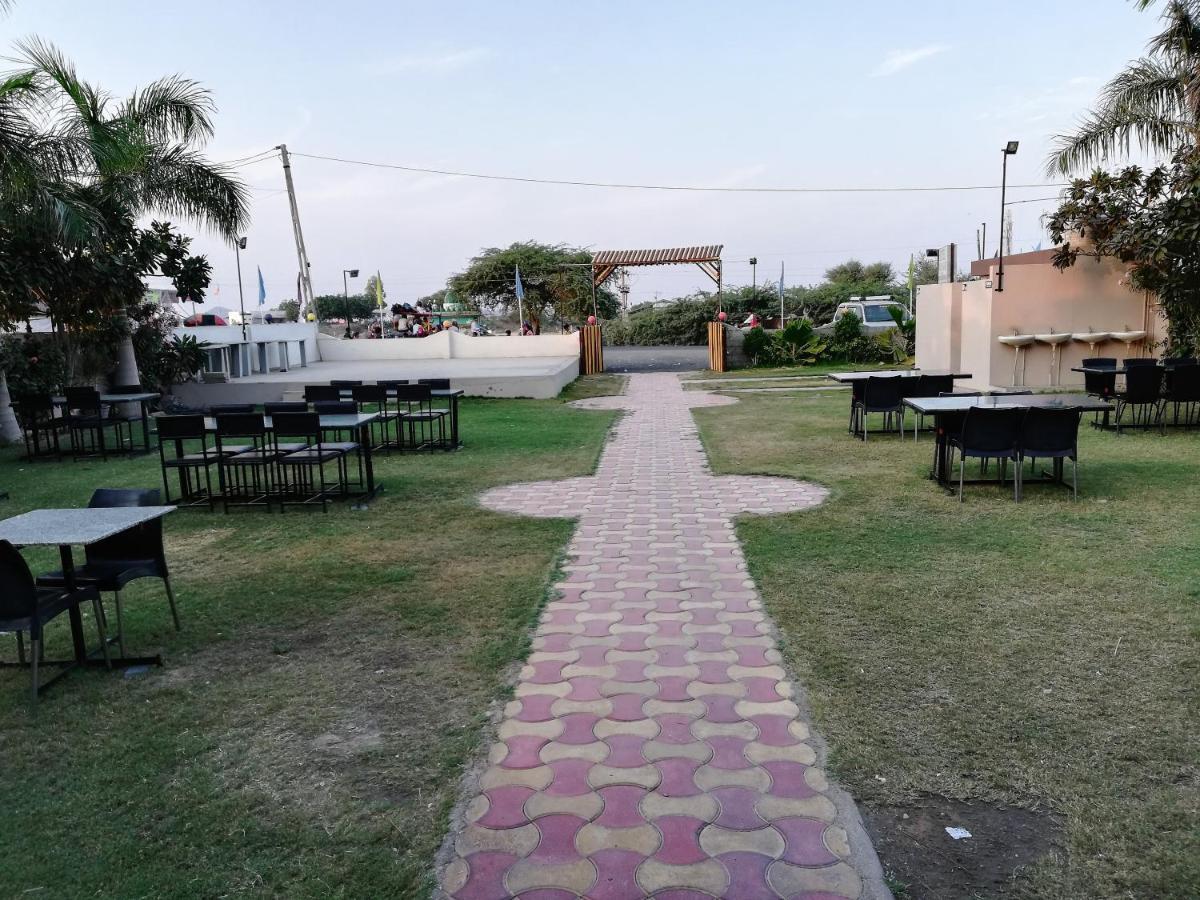 Hotel Shiv Regency Kukma Buitenkant foto