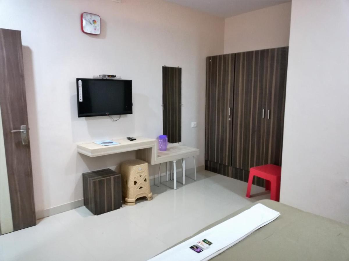 Hotel Shiv Regency Kukma Buitenkant foto